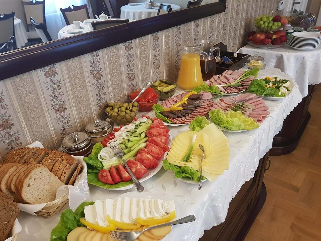 Dworek Ojca Mateusza Sandomierz Ngoại thất bức ảnh